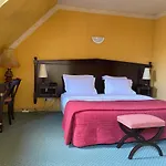 De La Tour Otel