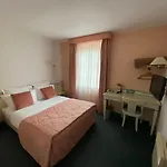 De La Tour