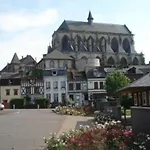 De La Tour Pont-de-lʼArche