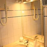 De La Tour Otel
