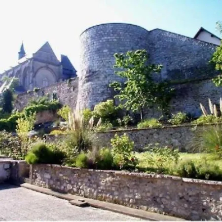 De La Tour 3* Pont-de-lʼArche