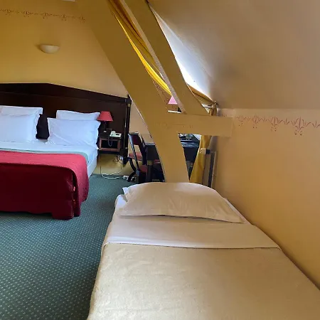 De La Tour Szálloda 3*