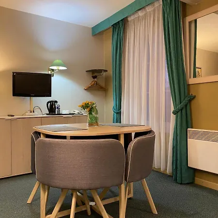 De La Tour 酒店 3*