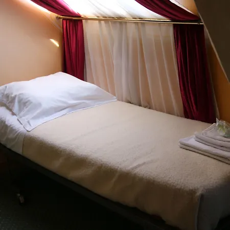 De La Tour Otel 3*