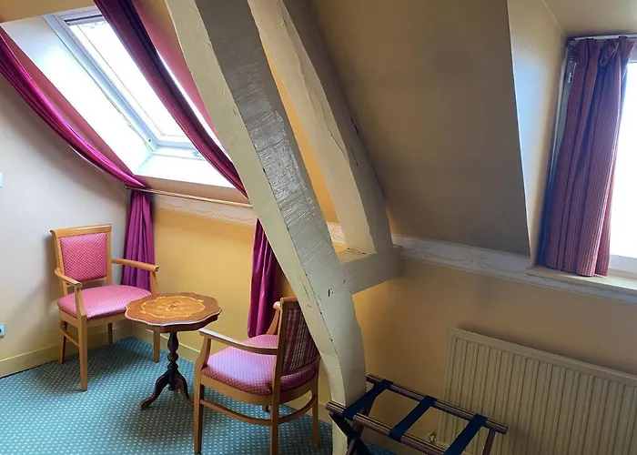 De La Tour 3* Pont-de-l'Arche