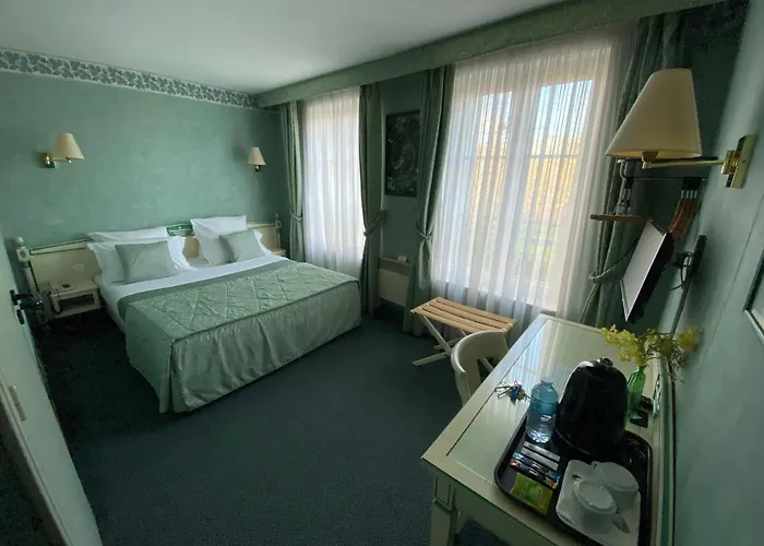 De La Tour Pont-de-l'Arche