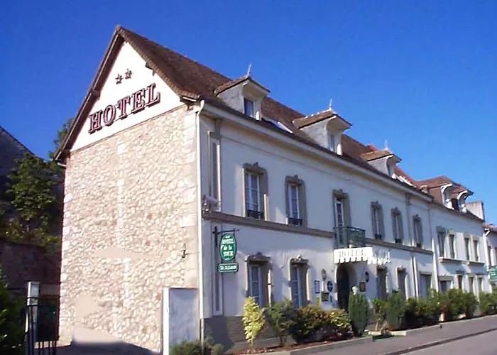 Hotel De La Tour 3*