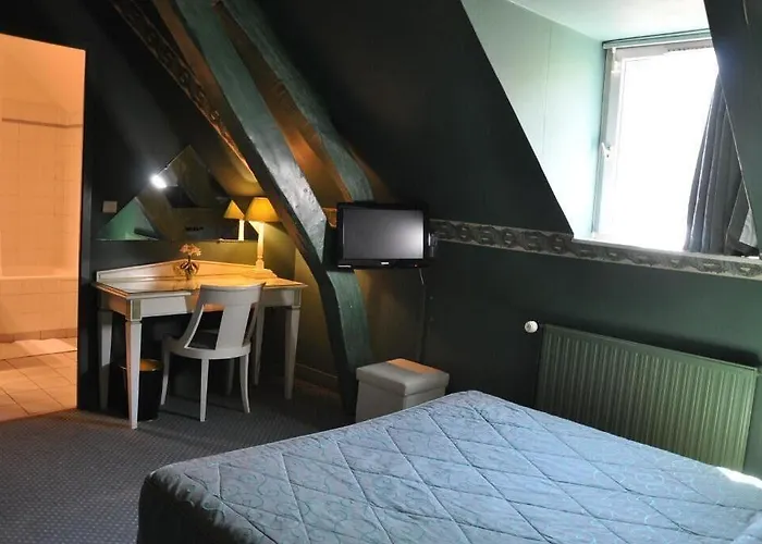 De La Tour Pont-de-l'Arche